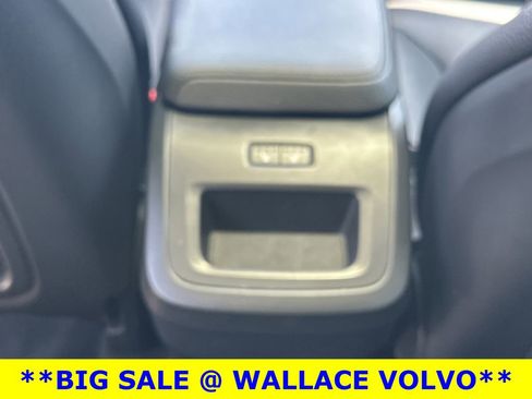 Used 2021 Volvo XC60 T5 Momentum w/ Climate Package AWD/4WD image 15