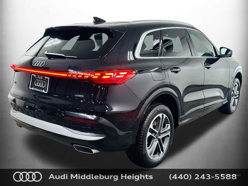Certified 2025 Audi Q5 Premium w/ Convenience Package image 7