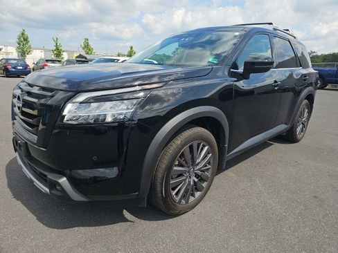 Certified 2023 Nissan Pathfinder SL w/ SL Premium Package AWD/4WD image 1