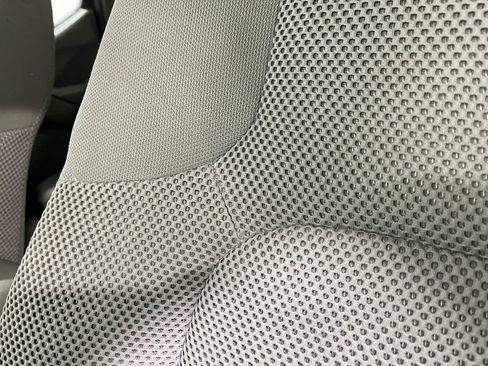 Used 2017 Nissan Frontier SV image 15