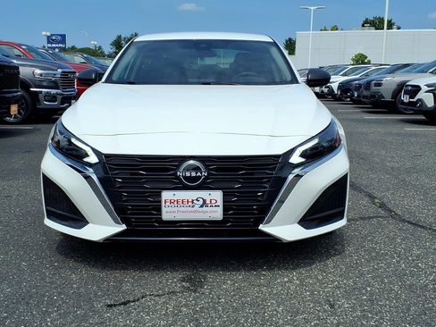 Used 2025 Nissan Altima 2.5 S FWD image 2