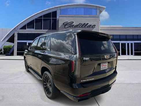 Used 2022 Cadillac Escalade Luxury RWD image 6