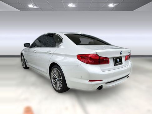Used 2020 BMW 530i w/ Premium Package RWD image 3