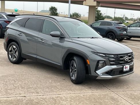 Used 2025 Hyundai Tucson SEL FWD image 4