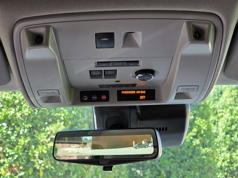 Used 2019 Cadillac Escalade ESV Luxury image 34