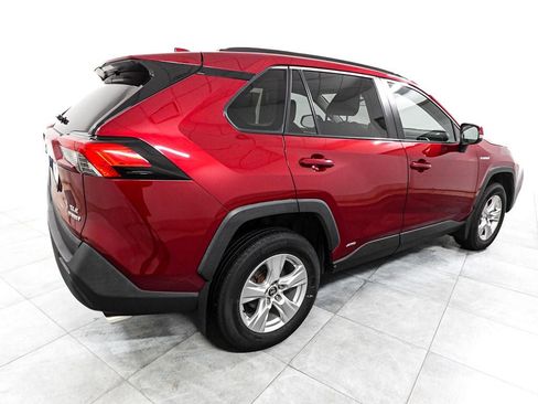 Used 2021 Toyota RAV4 XLE w/ Convenience Package AWD/4WD image 7