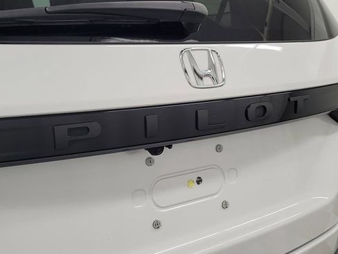 Used 2024 Honda Pilot EX-L image 7