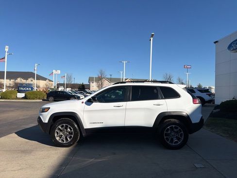 Used 2022 Jeep Cherokee Trailhawk w/ Premium Leather Package image 12