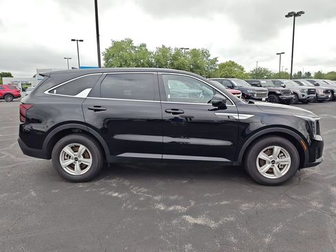Used 2026 Kia Sorento LX FWD image 6