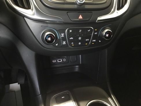 Used 2021 Chevrolet Equinox LT image 31