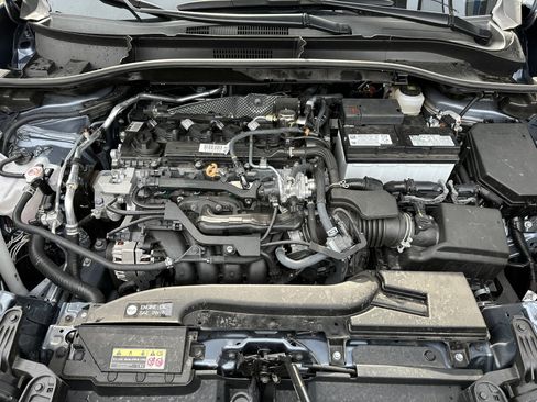 Used 2025 Toyota Corolla Cross XLE w/ Convenience Package image 15