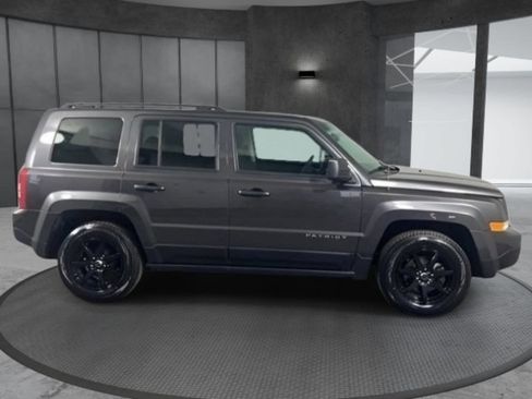 Used 2017 Jeep Patriot Sport w/ Power Value Group FWD image 5