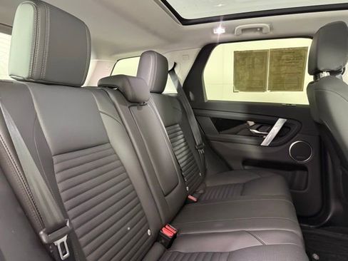 Used 2025 Land Rover Discovery Sport S image 29