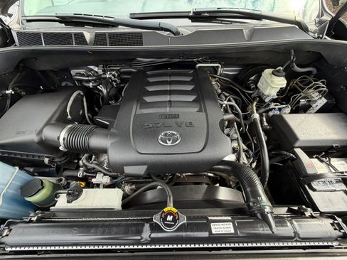 Used 2011 Toyota Sequoia Limited image 30