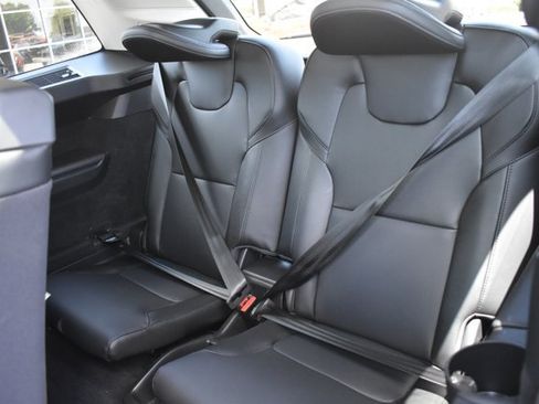 Used 2023 Volvo XC90 B5 Core AWD/4WD image 17