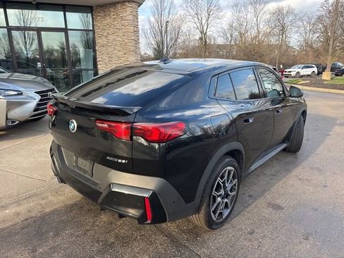 Used 2025 BMW X2 xDrive28i AWD/4WD image 3