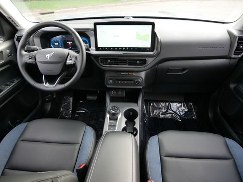 Used 2025 Ford Bronco Sport Outer Banks w/ Outer Banks Tech Package+ AWD/4WD image 10