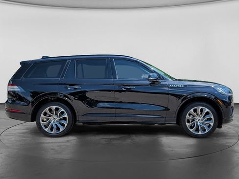 Used 2025 Lincoln Aviator AWD w/ Jet Appearance Package image 8