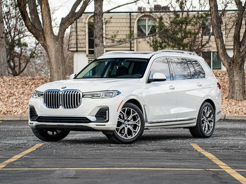 Used 2022 BMW X7 xDrive40i w/ Executive Package image 1