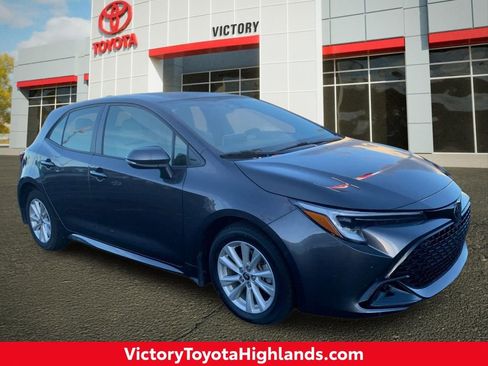 Used 2025 Toyota Corolla SE image 1