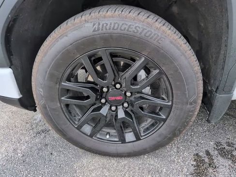 Certified 2025 GMC Sierra 1500 Elevation AWD/4WD image 11