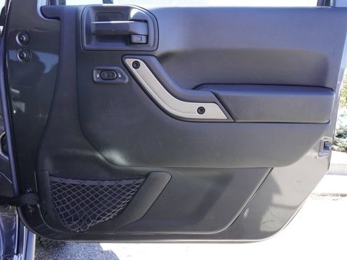 Used 2017 Jeep Wrangler Sahara AWD/4WD image 21