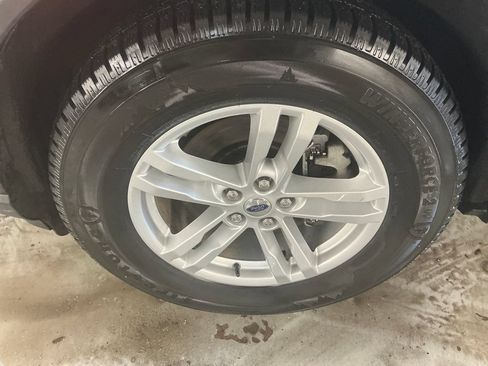 Used 2020 Ford Explorer XLT w/ Equipment Group 202A AWD/4WD image 11