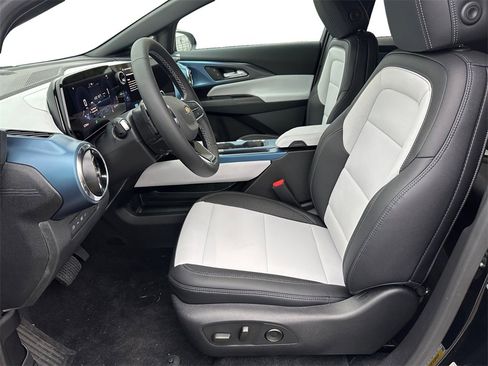 New 2026 Chevrolet Equinox EV LT image 9