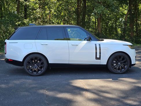 Used 2023 Land Rover Range Rover SE image 7