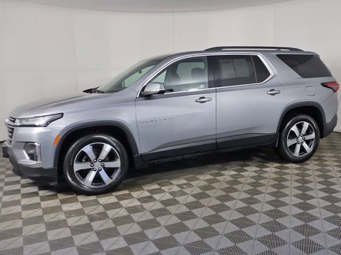 Used 2023 Chevrolet Traverse LT w/ LT Premium Package image 21