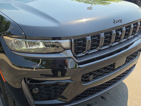 New 2026 Jeep Grand Cherokee L Limited AWD/4WD image 9