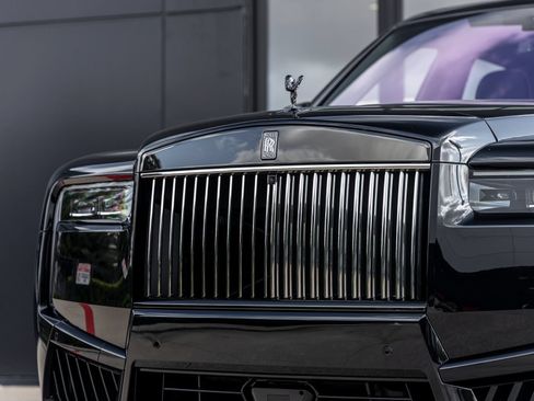Used 2026 Rolls-Royce Cullinan Black Badge AWD/4WD image 19