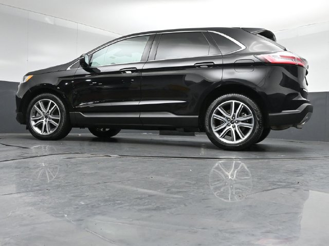 Certified 2024 Ford Edge Titanium AWD/4WD image 39
