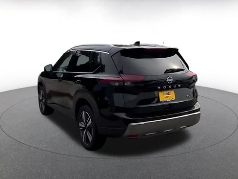Used 2026 Nissan Rogue SL FWD image 11