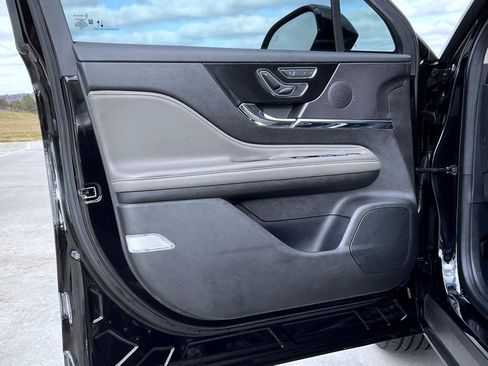 Certified 2024 Lincoln Corsair AWD w/ Equipment Group 101A image 9