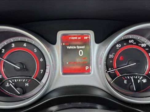Used 2019 Dodge Journey SE image 12