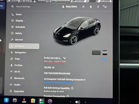 Used 2024 Tesla Model Y Performance AWD/4WD image 31
