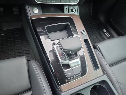 Certified 2024 Audi Q5 e Premium w/ Convenience Package image 22