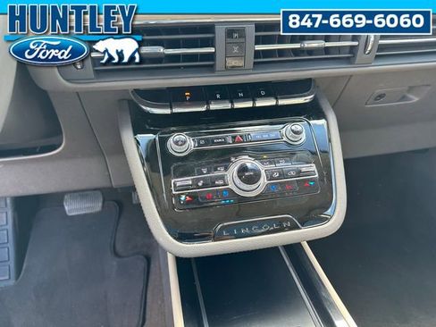 Used 2022 Lincoln Corsair AWD w/ Premium Package image 26