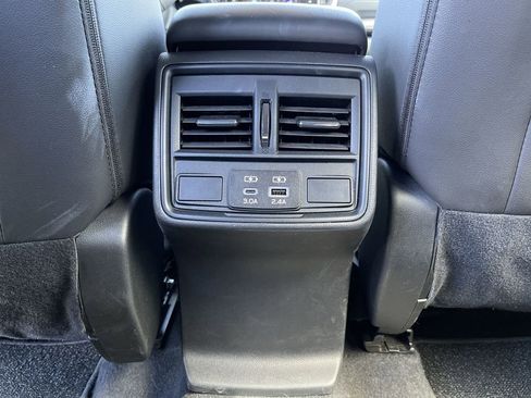 Certified 2025 Subaru Forester Premium AWD/4WD image 40