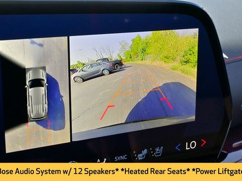 Used 2025 Chevrolet Traverse RS image 6