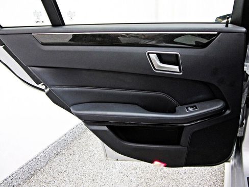 Used 2015 Mercedes-Benz E 350 4MATIC Sedan image 9