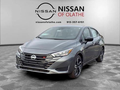 New 2025 Nissan Versa SR w/ Trunk Package FWD image 1