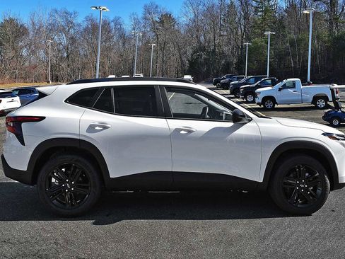 New 2026 Chevrolet Trax ACTIV w/ Sunroof Package image 6
