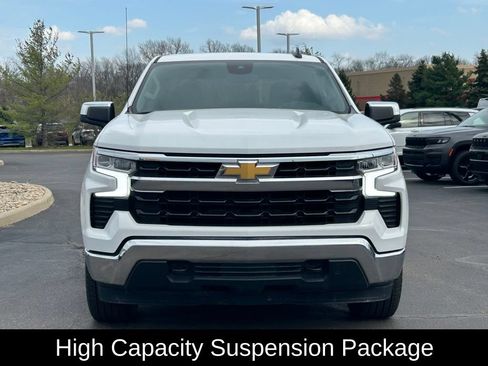 Used 2024 Chevrolet Silverado 1500 LT AWD/4WD image 2