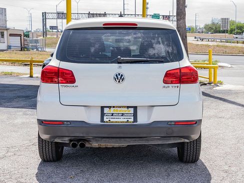Used 2013 Volkswagen Tiguan S image 6