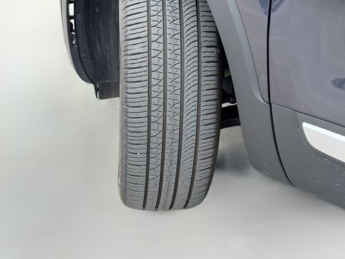 Used 2025 Kia Telluride SX w/ SX Captain's Chair Package FWD image 45
