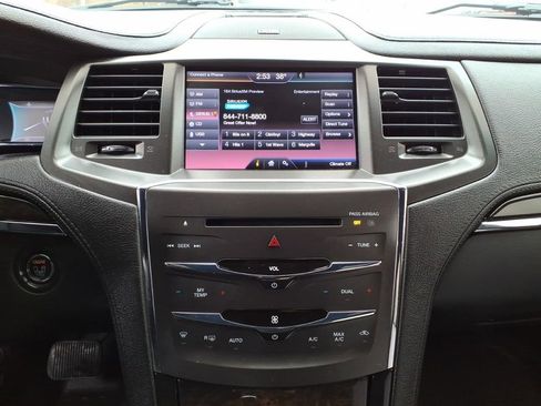 Used 2013 Lincoln MKS image 24