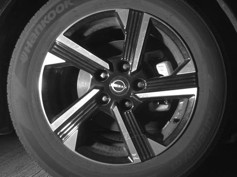 Used 2025 Nissan Sentra SV FWD image 13