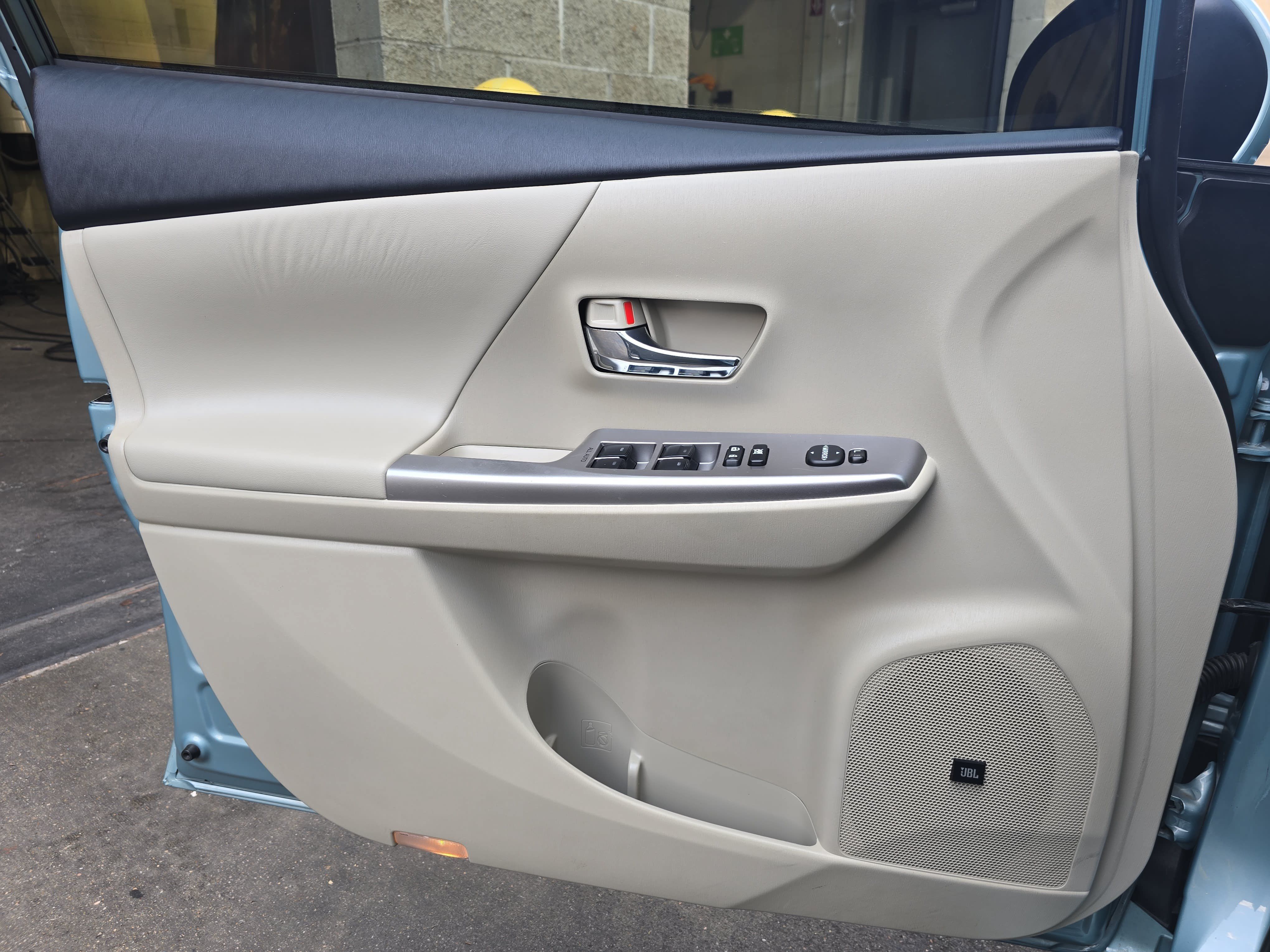 Used 2015 Toyota Prius V Five w/ Advanced Technology Package FWD image 26